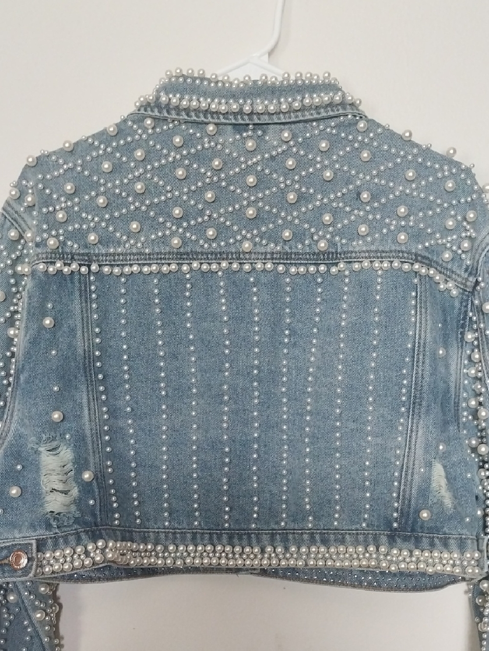 AKIRA Light Blue Pearl-Studded Cropped Denim Jacket - Picture 6 of 6